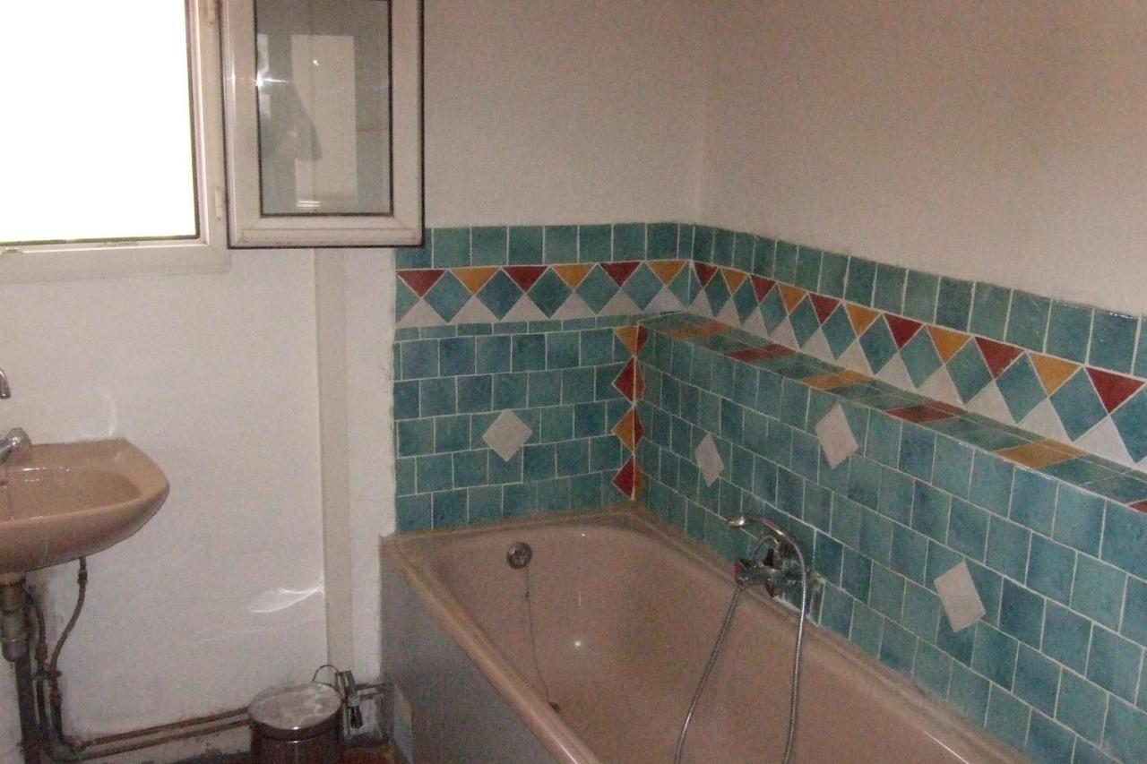 Une Maison Dans Le Village Ribiers Экстерьер фото